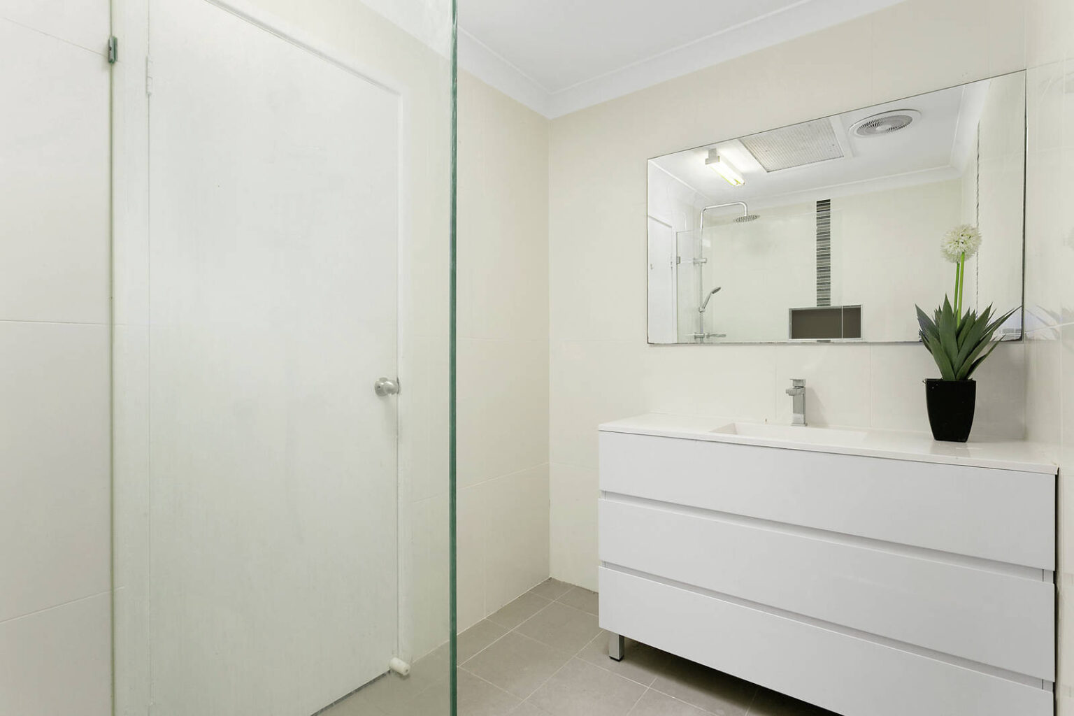 4/35 Belmont Road, Glenfield NSW 2167 – photo 4 of 7