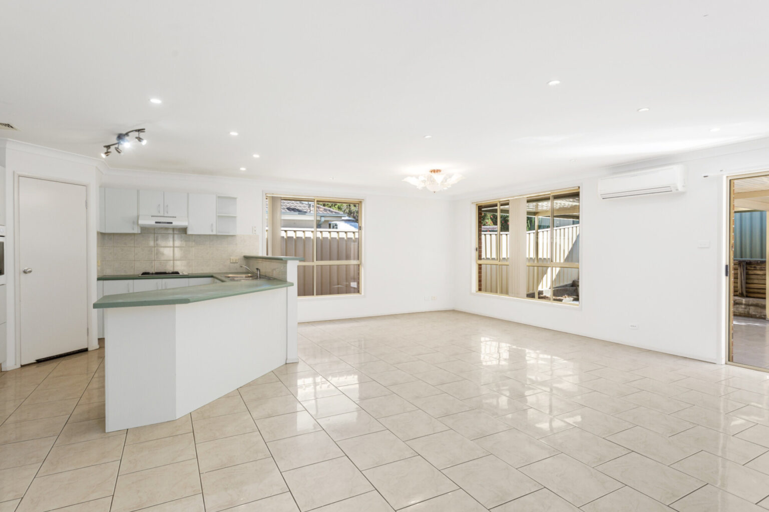 68 Minnamurra Circuit, Prestons NSW 2170 – photo 2 of 13