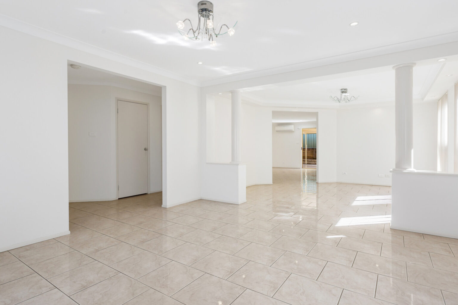 68 Minnamurra Circuit, Prestons NSW 2170 – photo 4 of 13