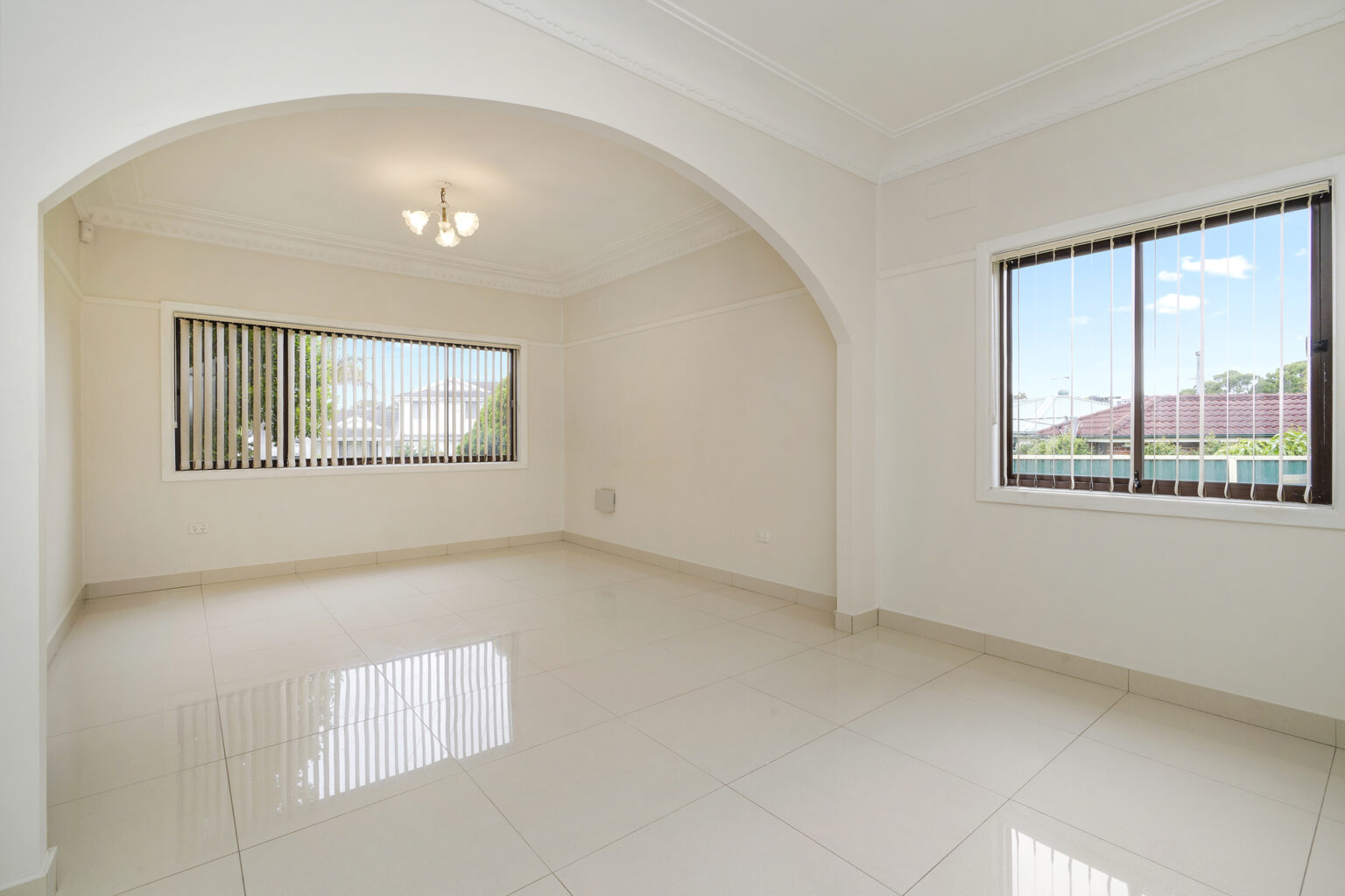 7 Saunders Avenue, Liverpool NSW 2170 – photo 2 of 8