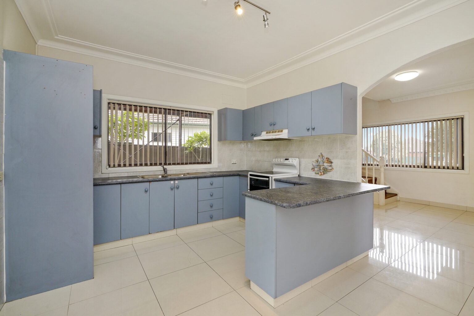7 Saunders Avenue, Liverpool NSW 2170 – photo 4 of 8