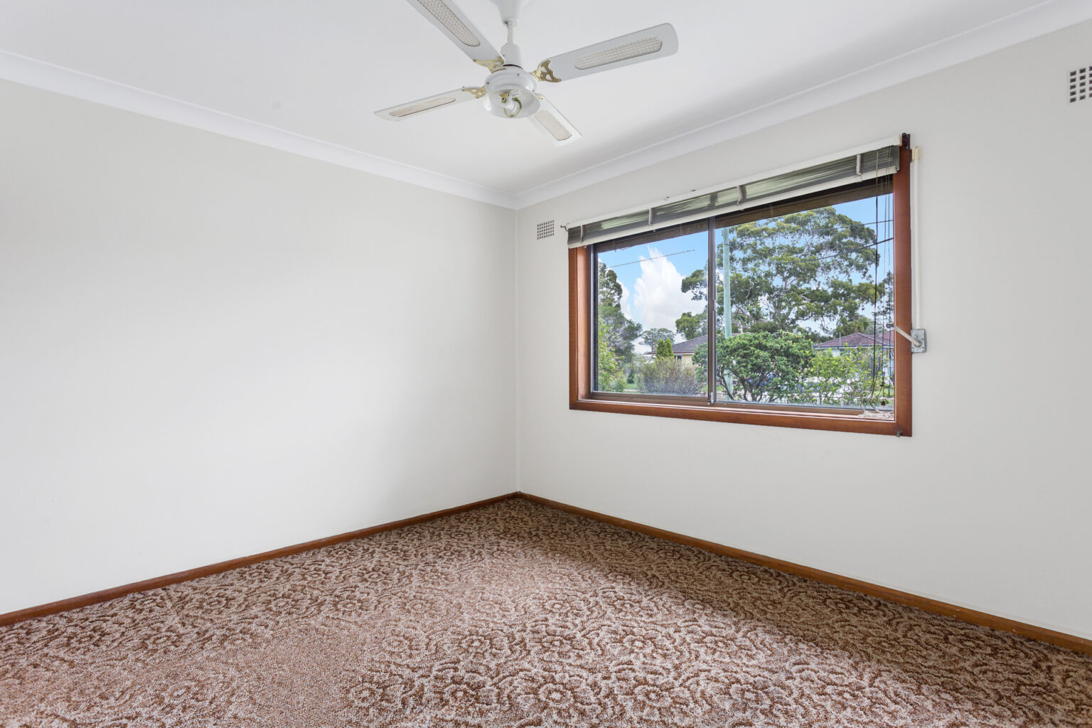 29 Sadleir Avenue, Ashcroft NSW 2168 – photo 5 of 11