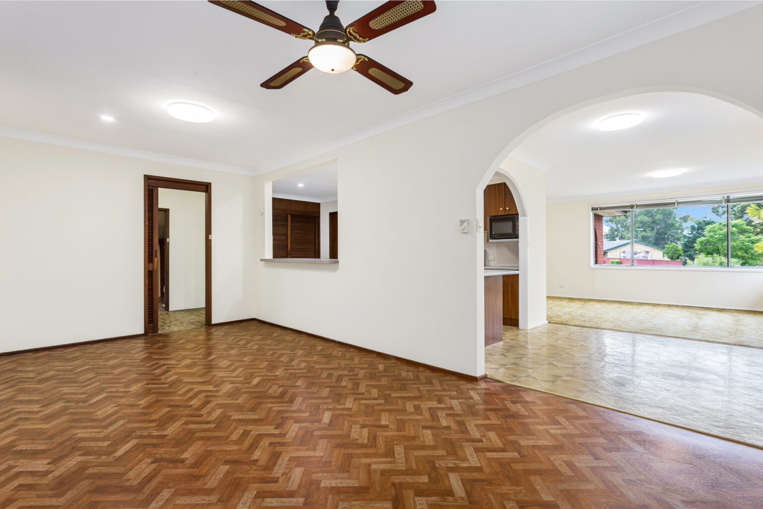 6 Doral Place, Liverpool NSW 2170 – photo 4 of 13