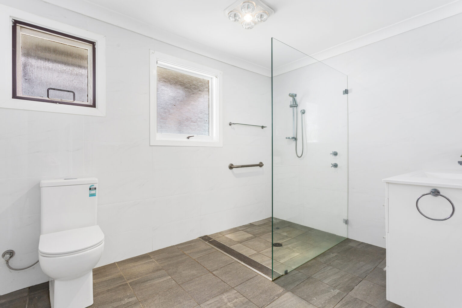 65 Weir Crescent, Lurnea NSW 2170 – photo 8 of 13