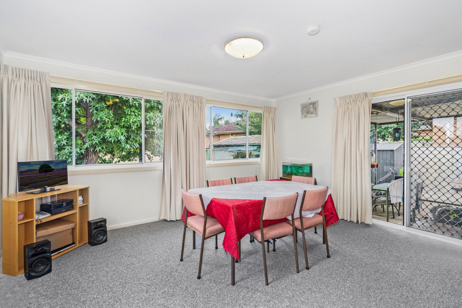 6 Reserve Road, Casula NSW 2170 – photo 3 of 12