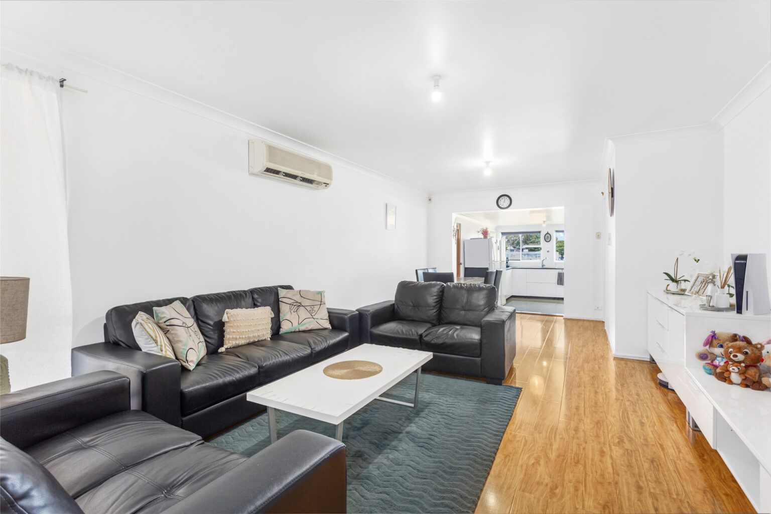 7 Bulbul Avenue, Green Valley NSW 2168 – photo 3 of 10