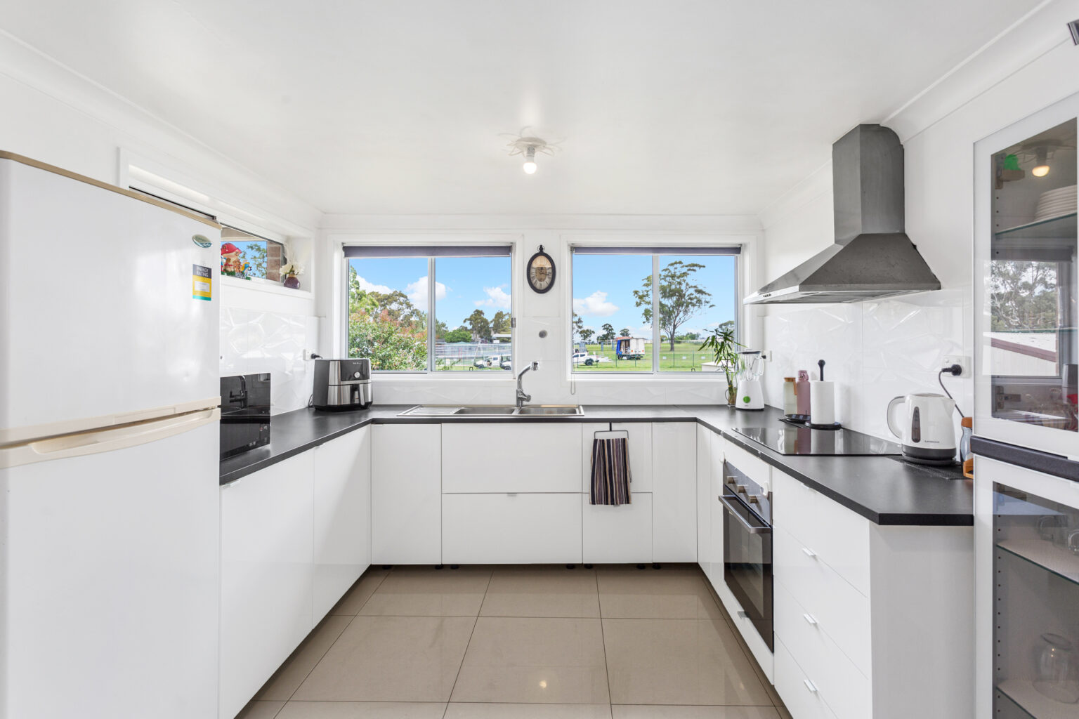 7 Bulbul Avenue, Green Valley NSW 2168 – photo 4 of 10