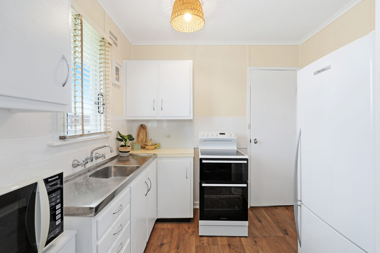 21 O'Neile Crescent, Lurnea NSW 2170 – photo 5 of 10