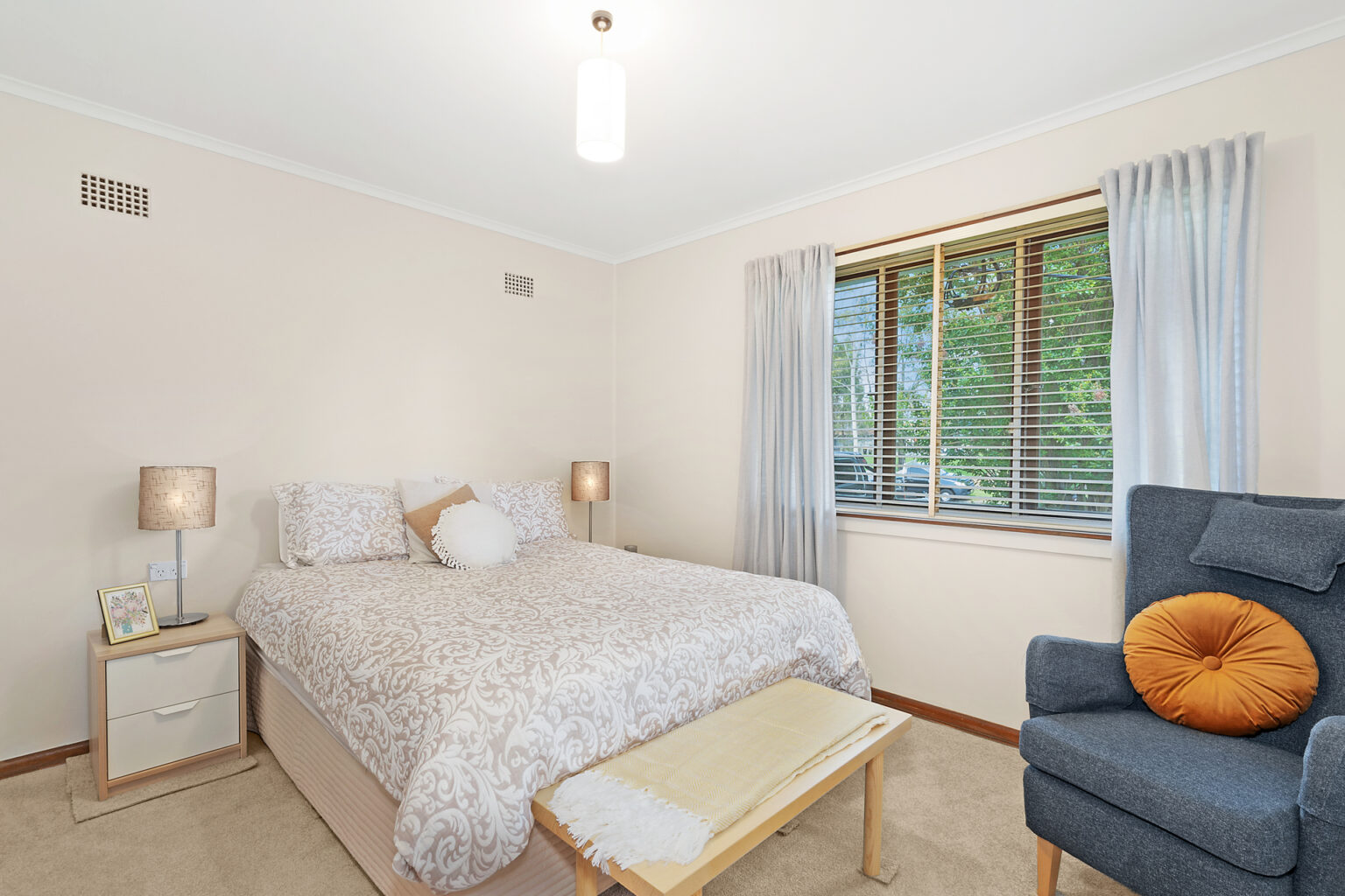 21 O'Neile Crescent, Lurnea NSW 2170 – photo 6 of 10