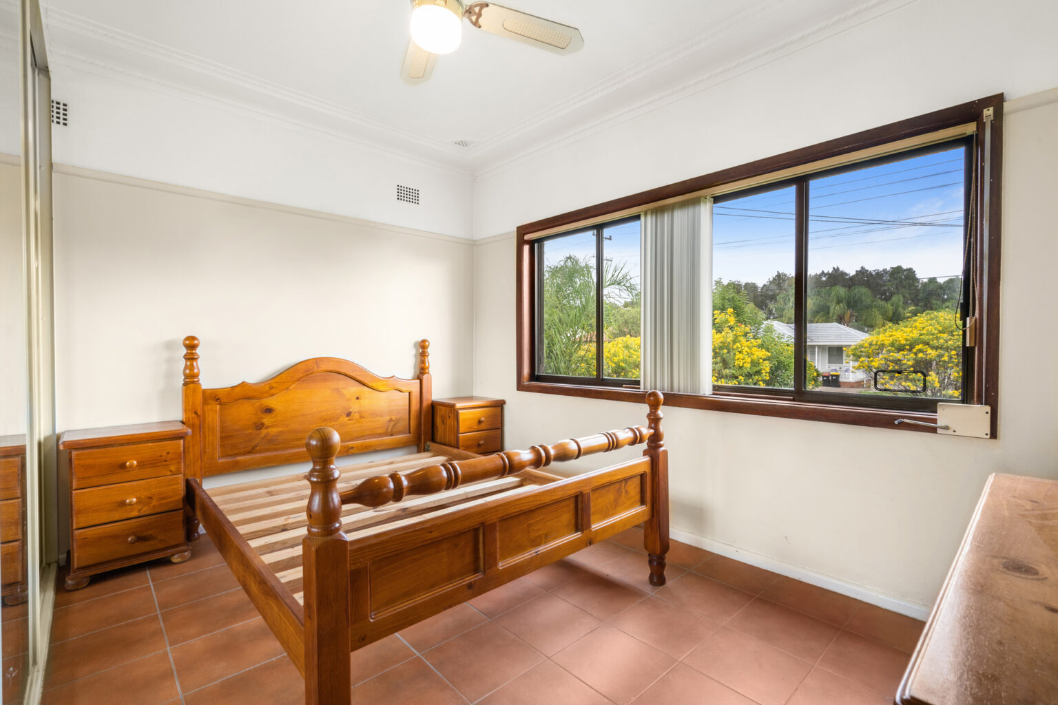 12 Amalfi Street, Lurnea NSW 2170 – photo 6 of 9