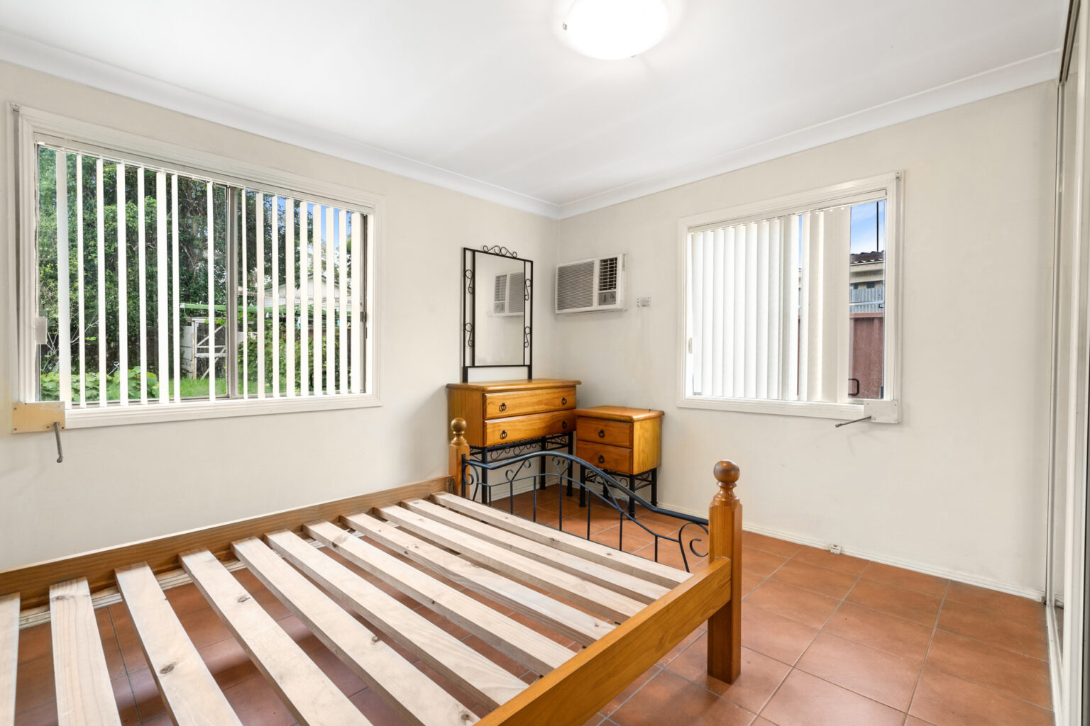 12 Amalfi Street, Lurnea NSW 2170 – photo 7 of 9