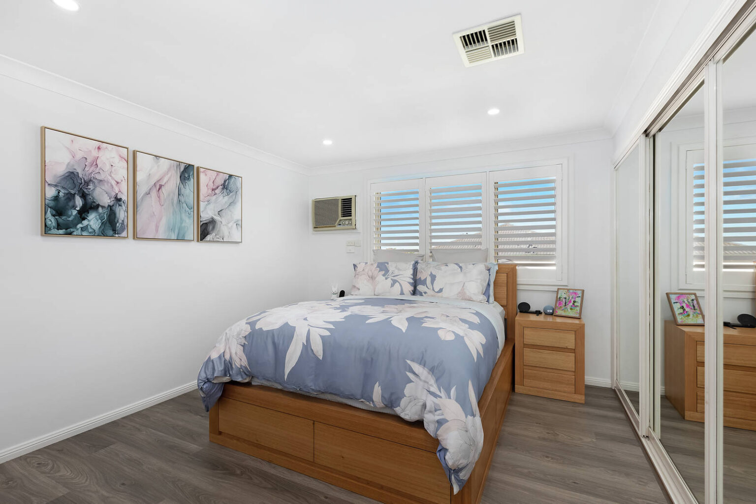 18 Thirroul Circuit, Prestons NSW 2170 – photo 6 of 12