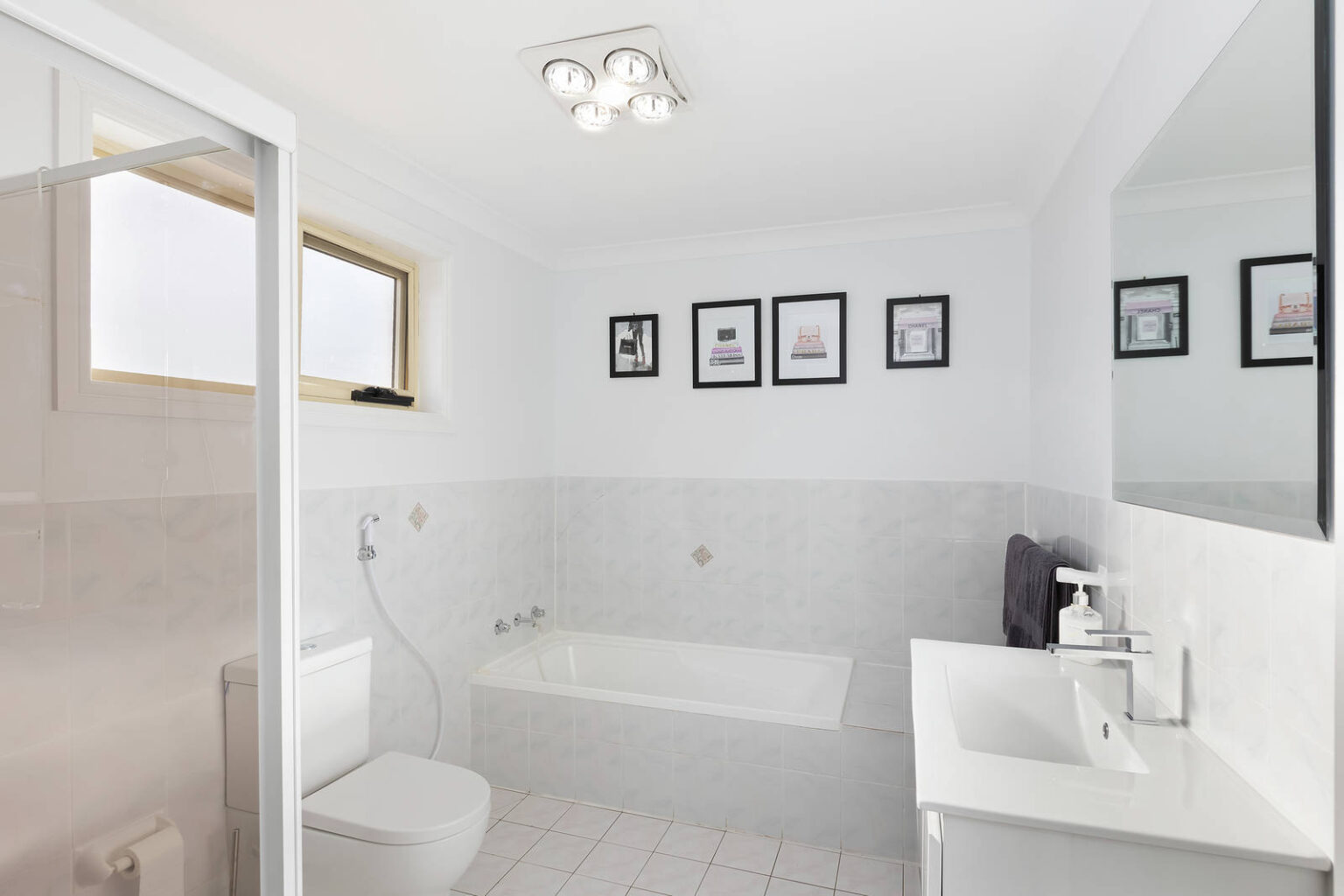 18 Thirroul Circuit, Prestons NSW 2170 – photo 7 of 12