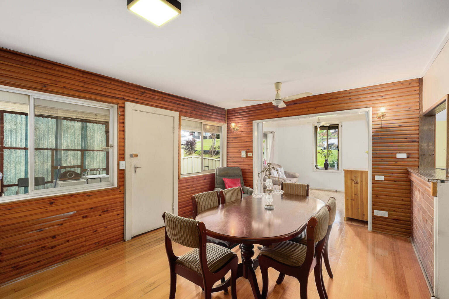 28 Wakelin Avenue, Mount Pritchard NSW 2170 – photo 4 of 9