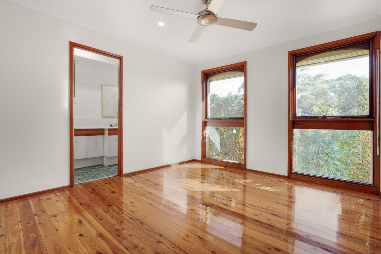 6 Morar Place, St Andrews NSW 2566 – photo 3 of 7