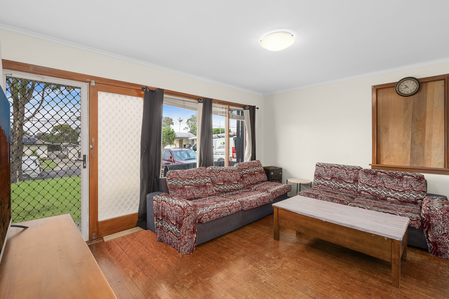 13 Catherine Avenue, Lurnea NSW 2170 – photo 4 of 7