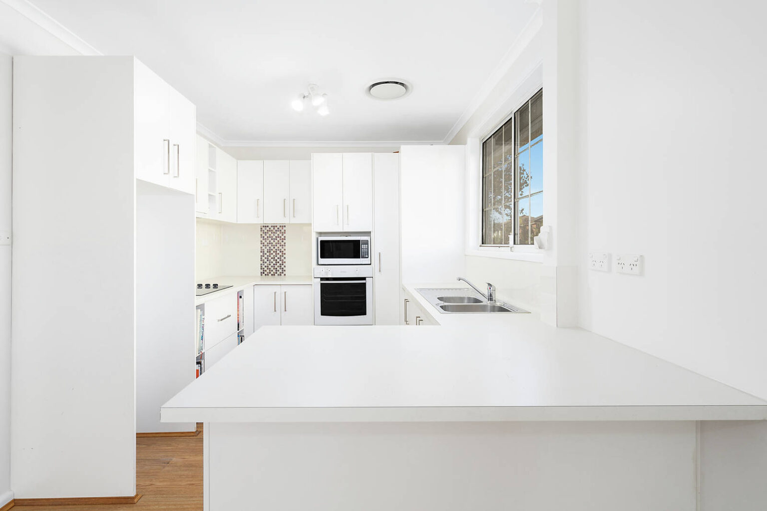 7 Brain Avenue, Lurnea NSW 2170 – photo 3 of 15
