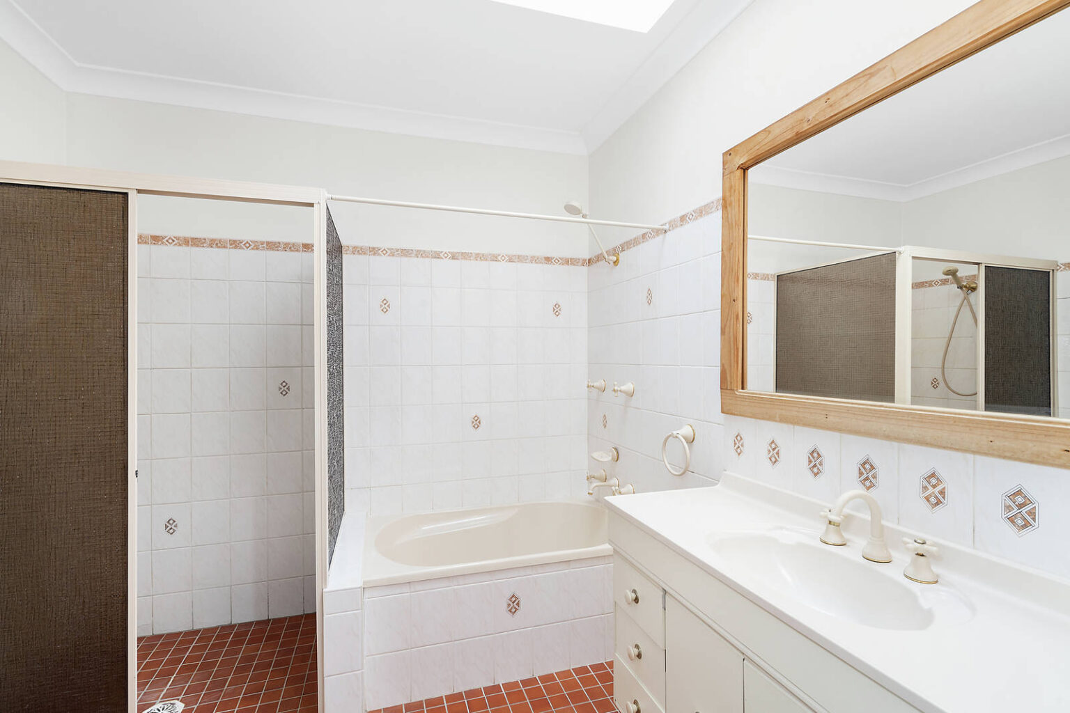 7 Brain Avenue, Lurnea NSW 2170 – photo 8 of 15