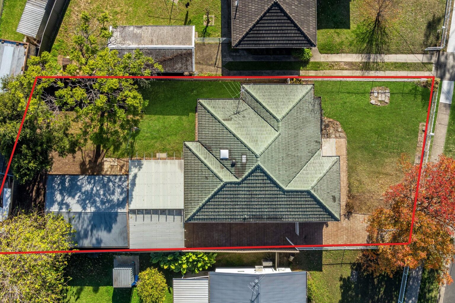 7 Brain Avenue, Lurnea NSW 2170 – photo 14 of 15