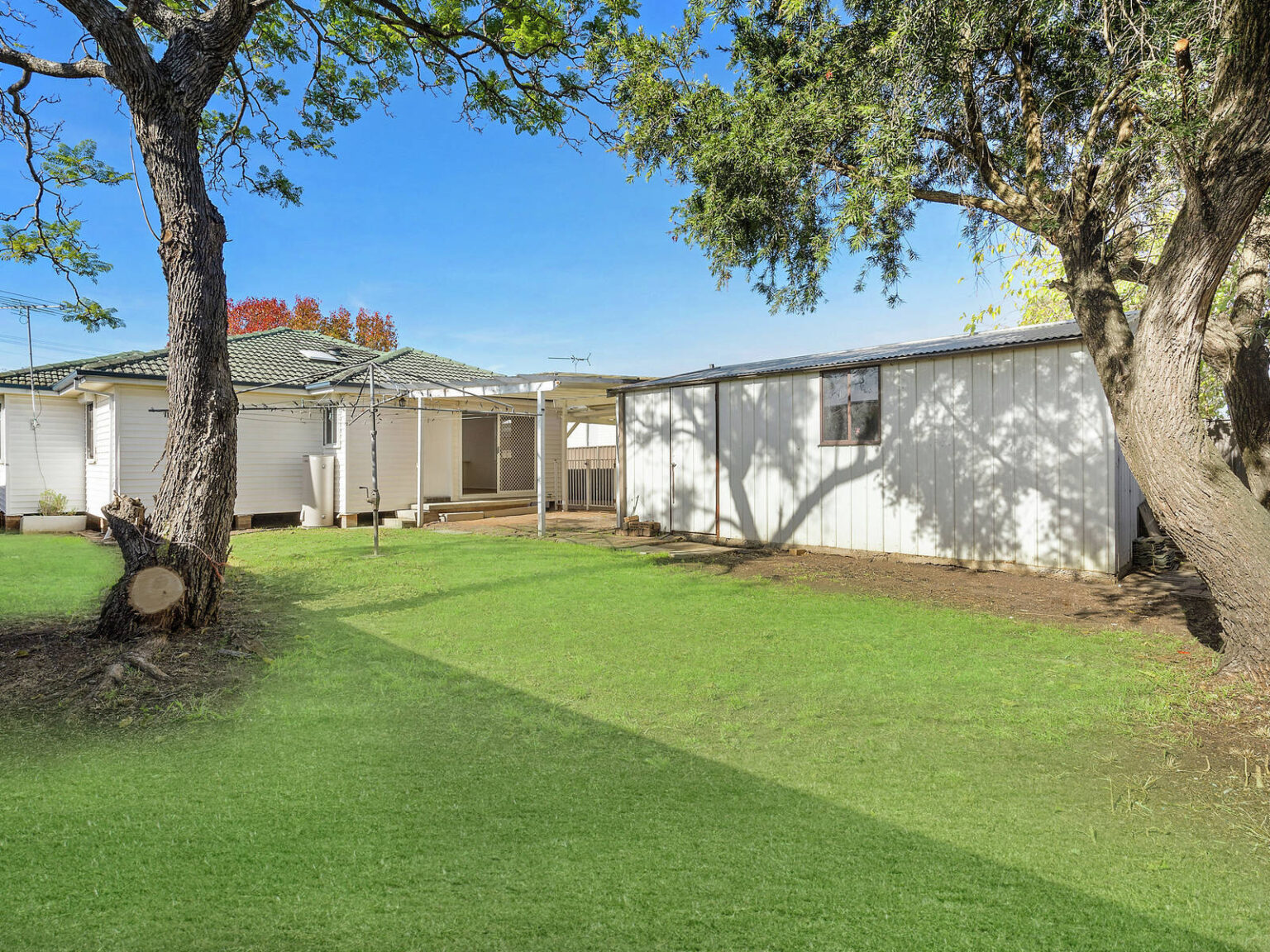 7 Brain Avenue, Lurnea NSW 2170 – photo 13 of 15