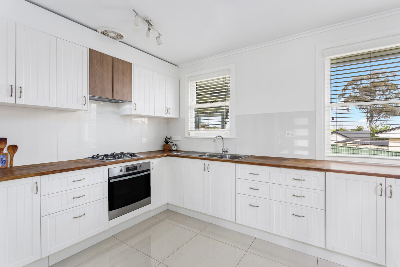 39 Yalta Street, Sadleir NSW 2168 – photo 2 of 9