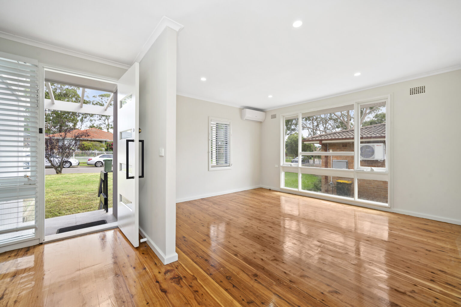 40 Bligh Avenue, Lurnea NSW 2170 – photo 3 of 12