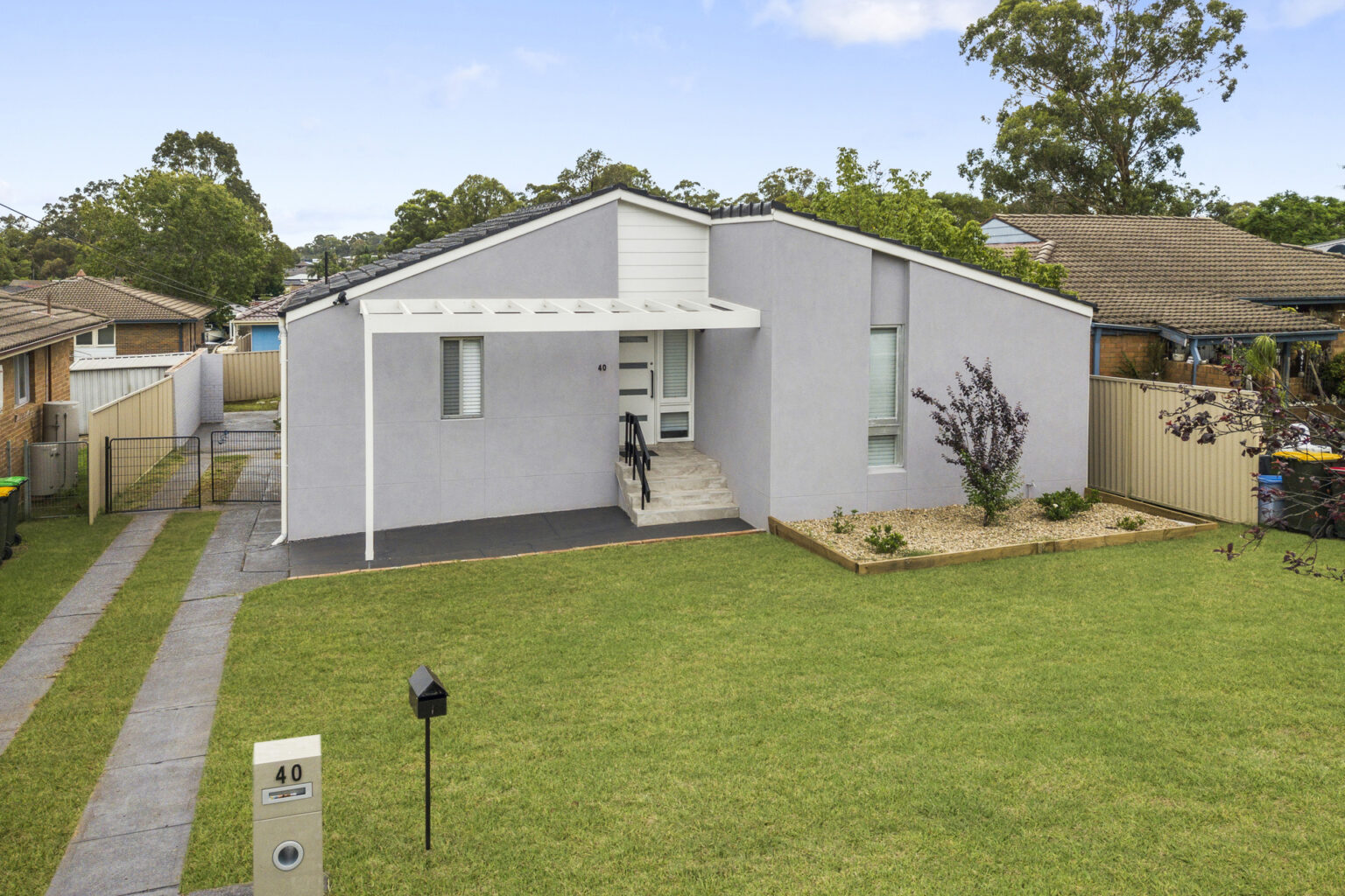 40 Bligh Avenue, Lurnea NSW 2170 – photo 2 of 12
