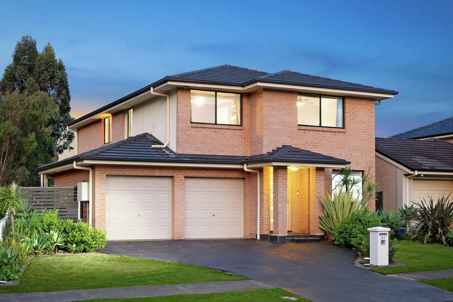37 Dalmeny Drive, Prestons NSW 2170 – photo 11 of 13