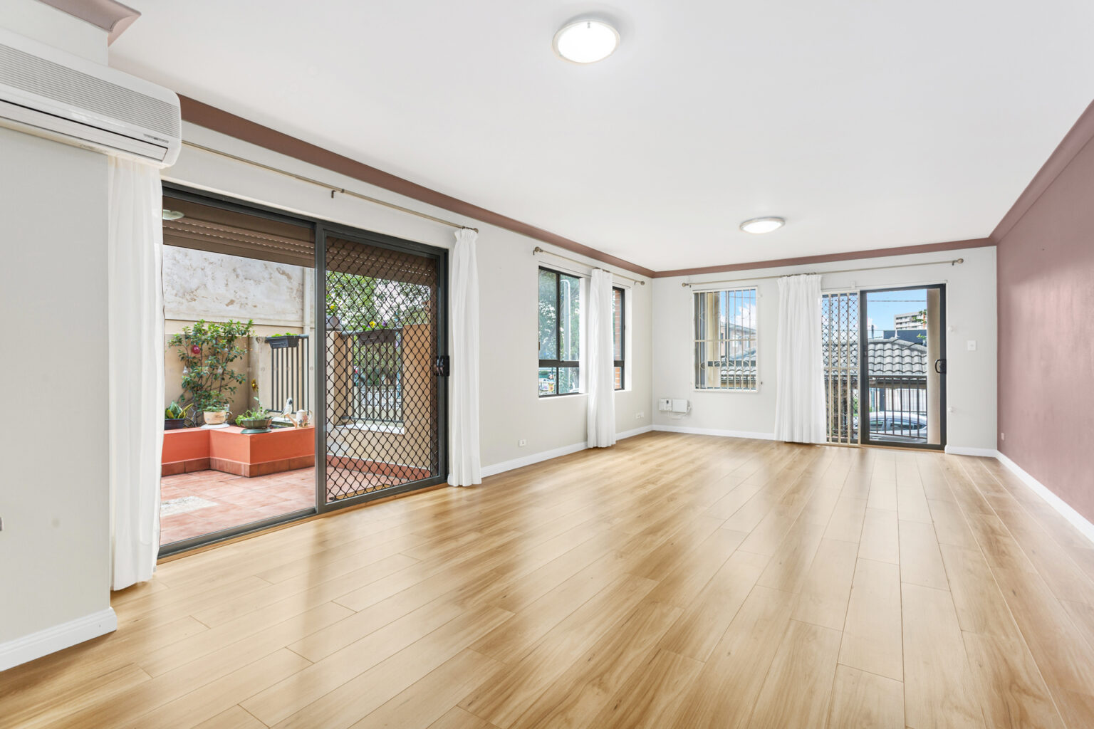 1/105 Castlereagh Street, Liverpool NSW 2170 – photo 3 of 7