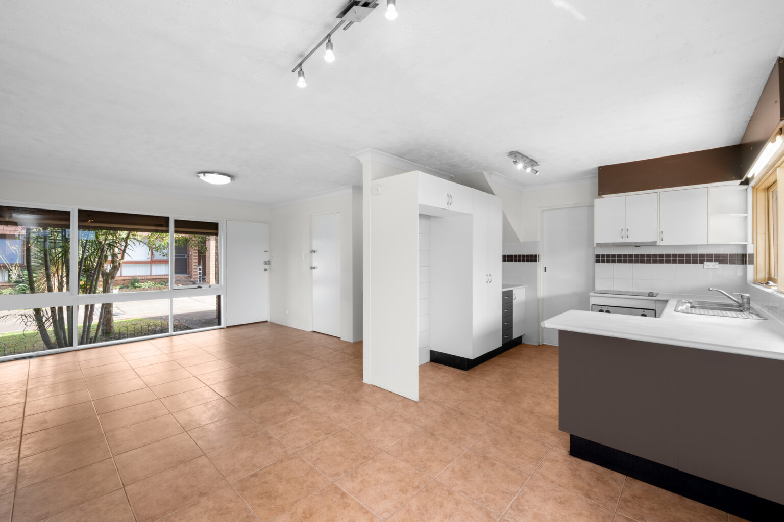 4/100 Hoxton Park Road, Lurnea NSW 2170