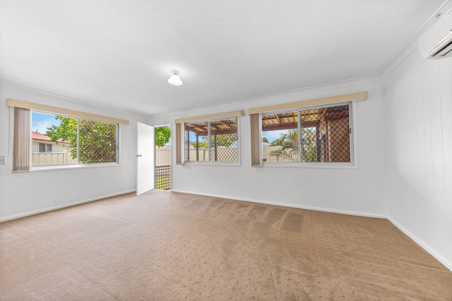 8 Harrison Street, Ashcroft NSW 2168 – photo 6 of 18