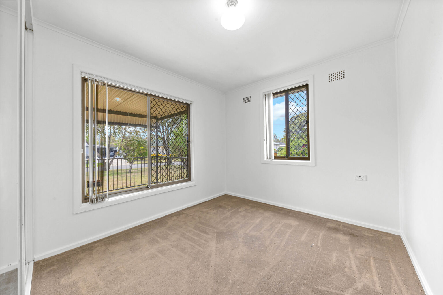8 Harrison Street, Ashcroft NSW 2168 – photo 7 of 18