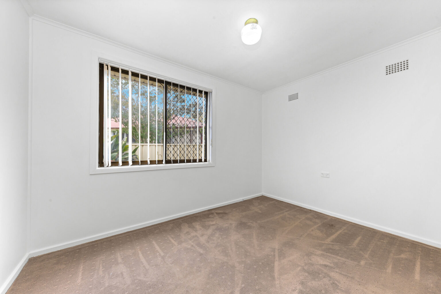 8 Harrison Street, Ashcroft NSW 2168 – photo 10 of 18