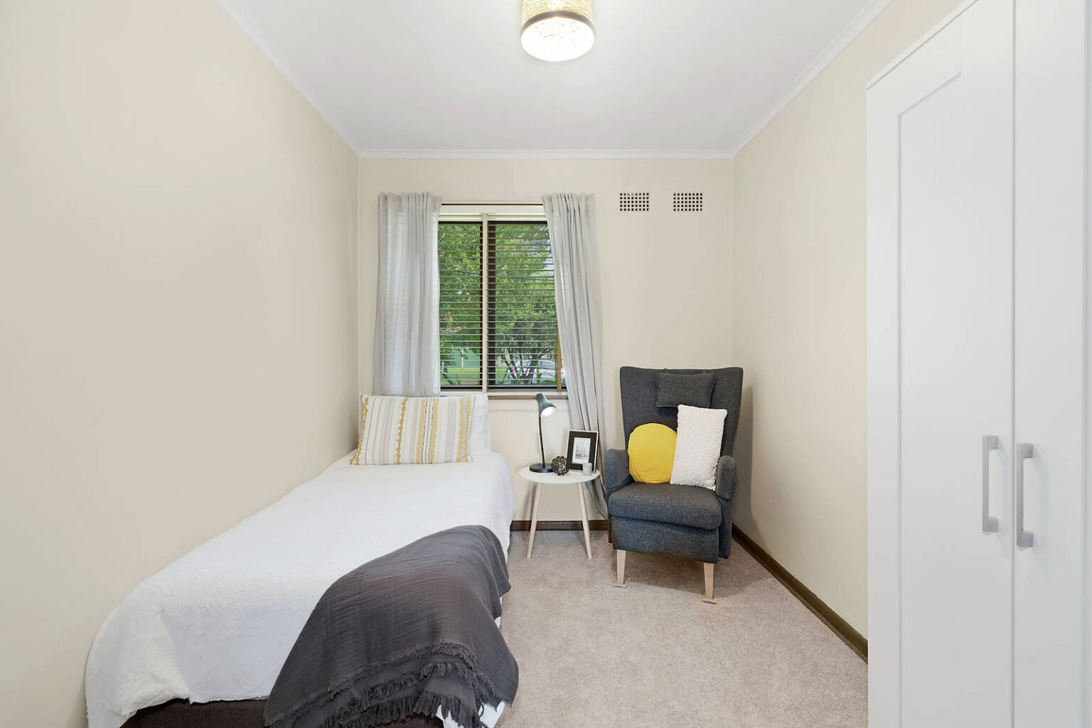 21 O’neile Crescent, Lurnea NSW 2170 – photo 6 of 9