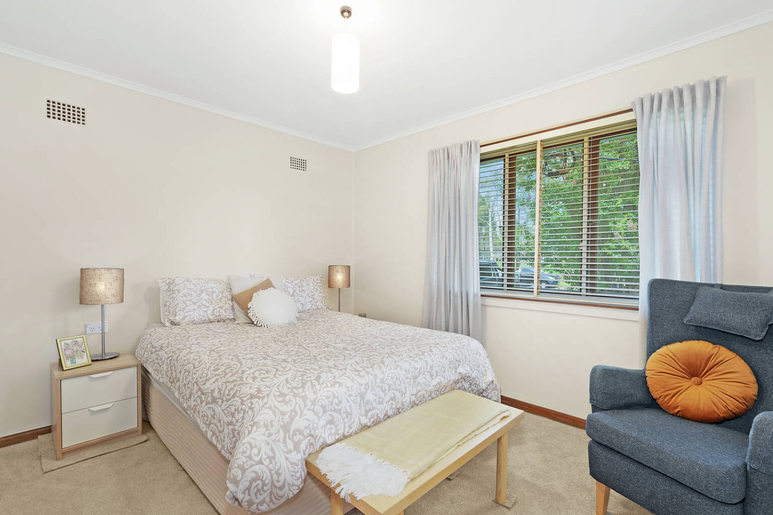 21 O’neile Crescent, Lurnea NSW 2170 – photo 4 of 9