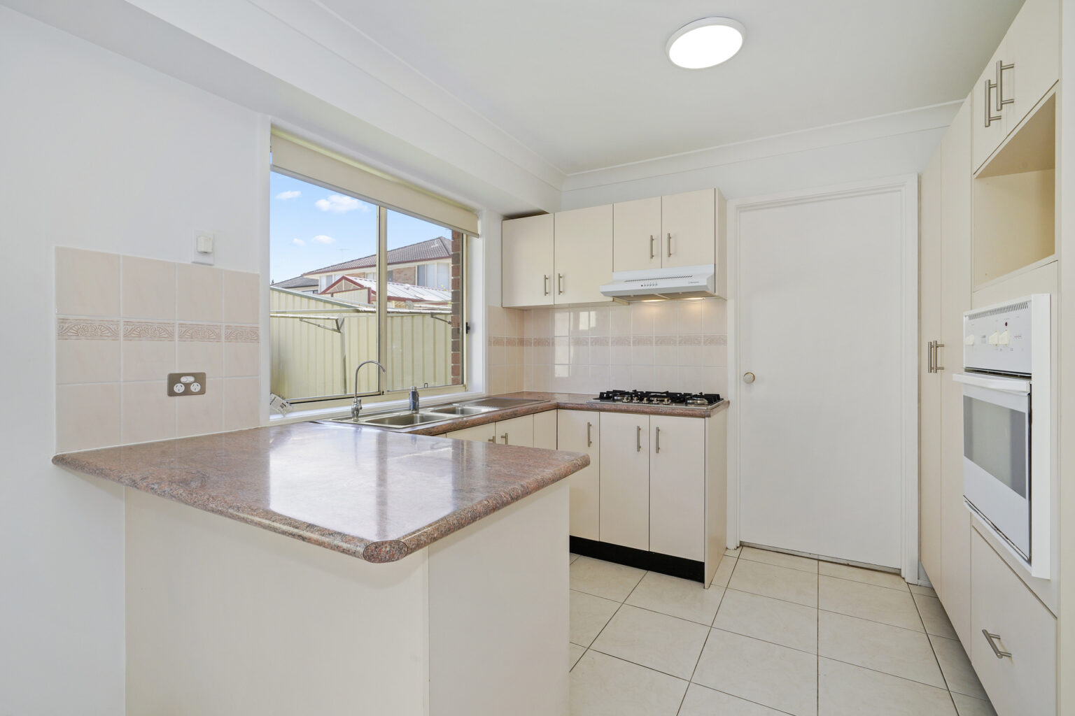 5/130 Glenfield Road, Casula NSW 2170 – photo 2 of 7