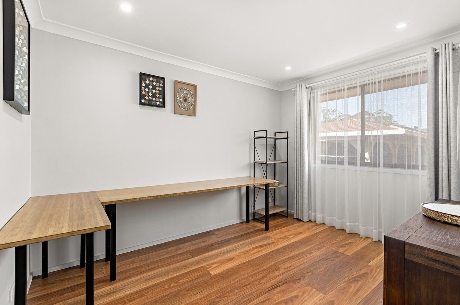 4 Wau Place, Glenfield NSW 2167 – photo 3 of 8
