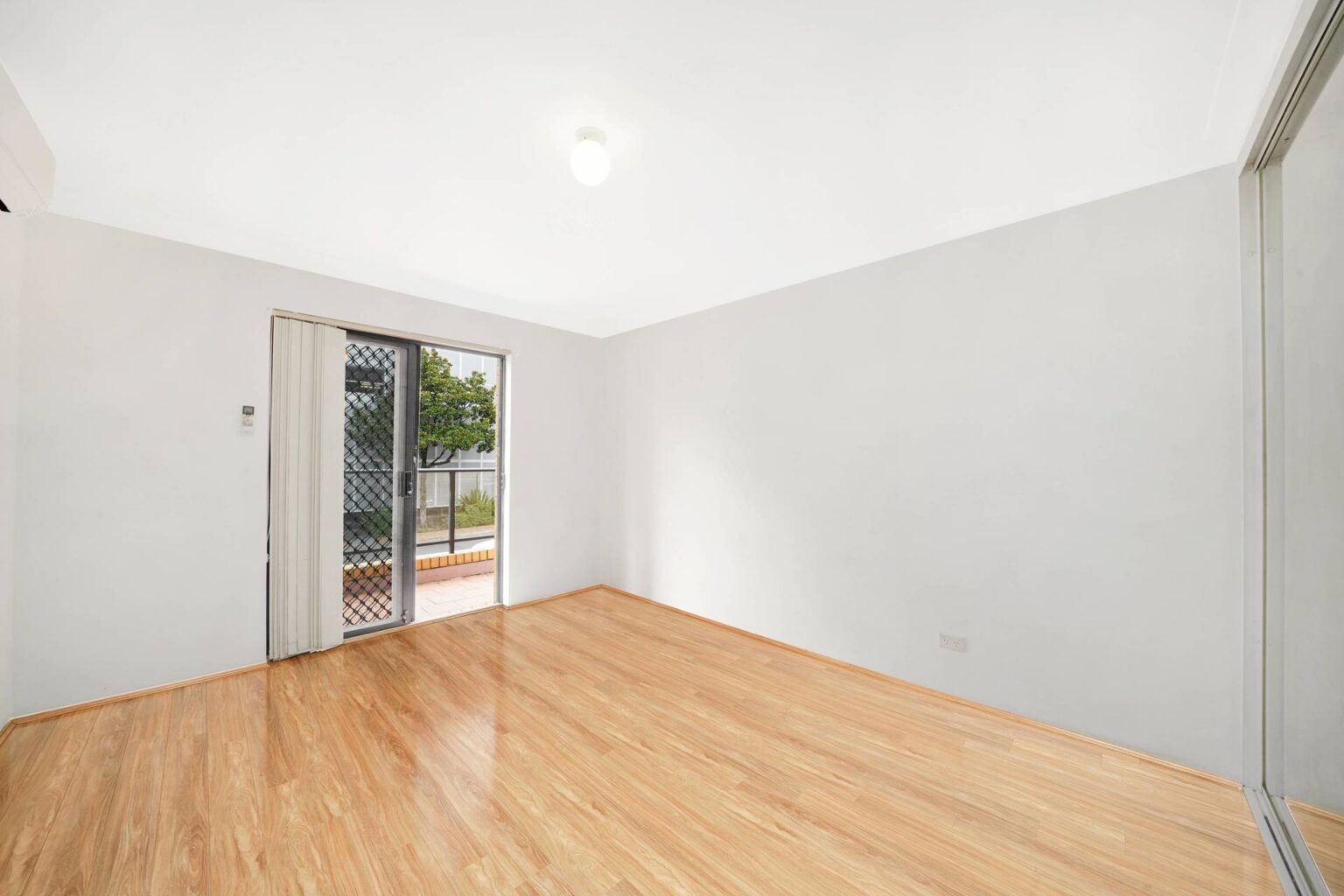 3/84 Campbell Street, Liverpool NSW 2170 – photo 3 of 7