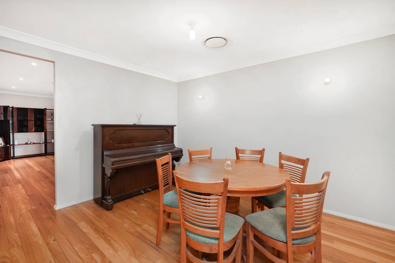 48 Parsons Street, Ashcroft NSW 2168 – photo 4 of 8