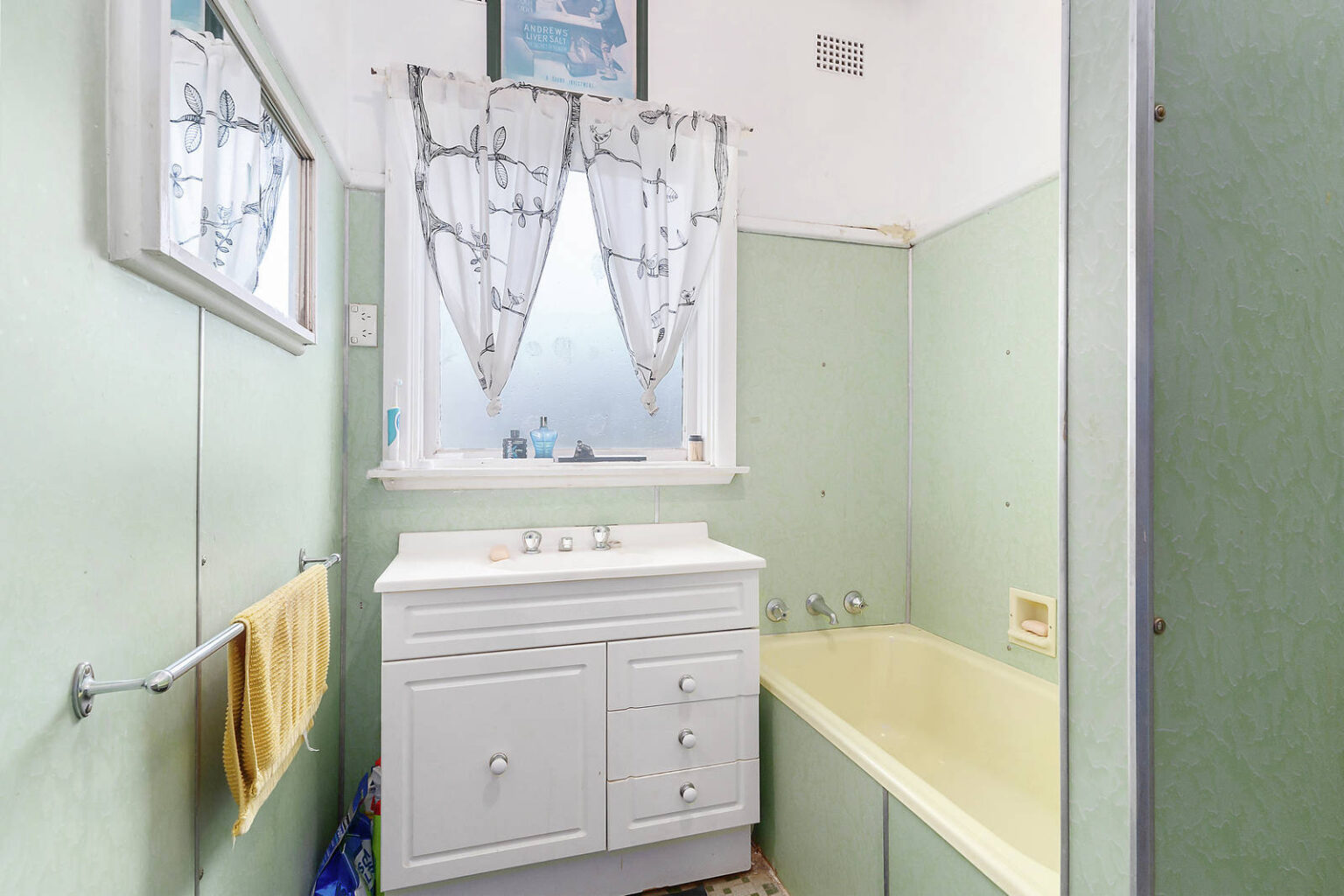 12 Pearce Street, Liverpool NSW 2170 – photo 6 of 12