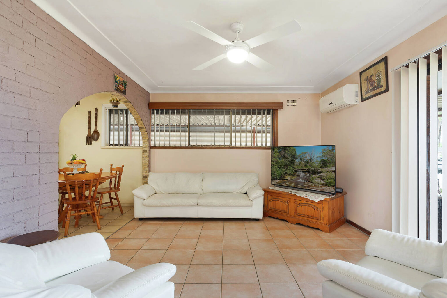 44 Stanwell Crescent, Ashcroft NSW 2168 – photo 3 of 13