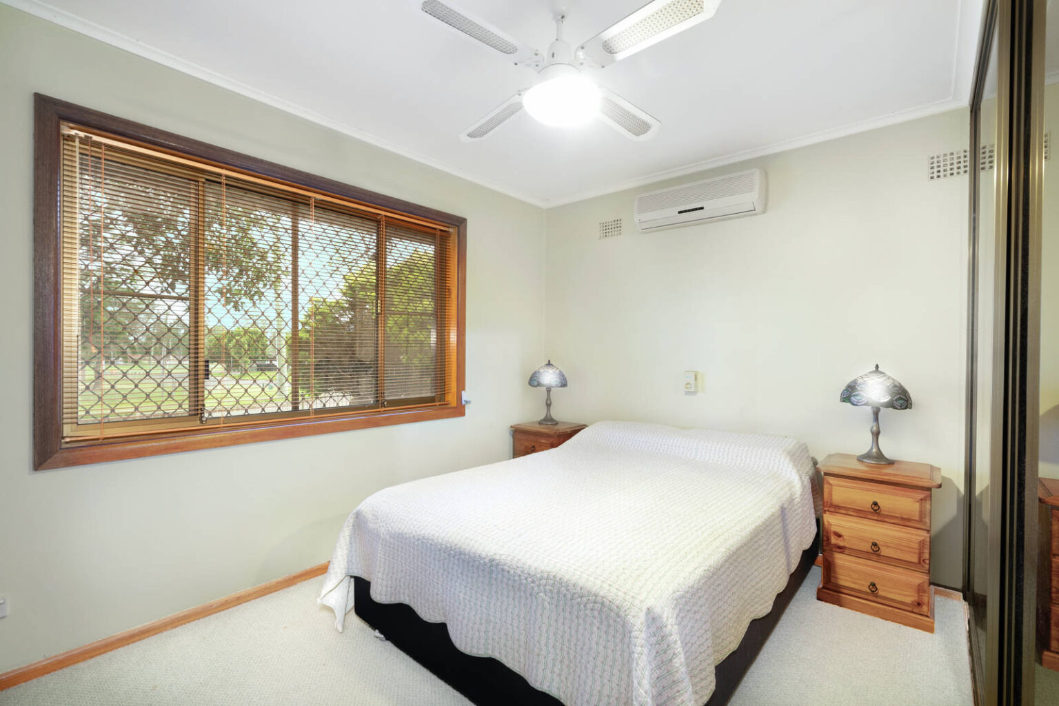12 Bolinda Street, Busby NSW 2168 – photo 4 of 8