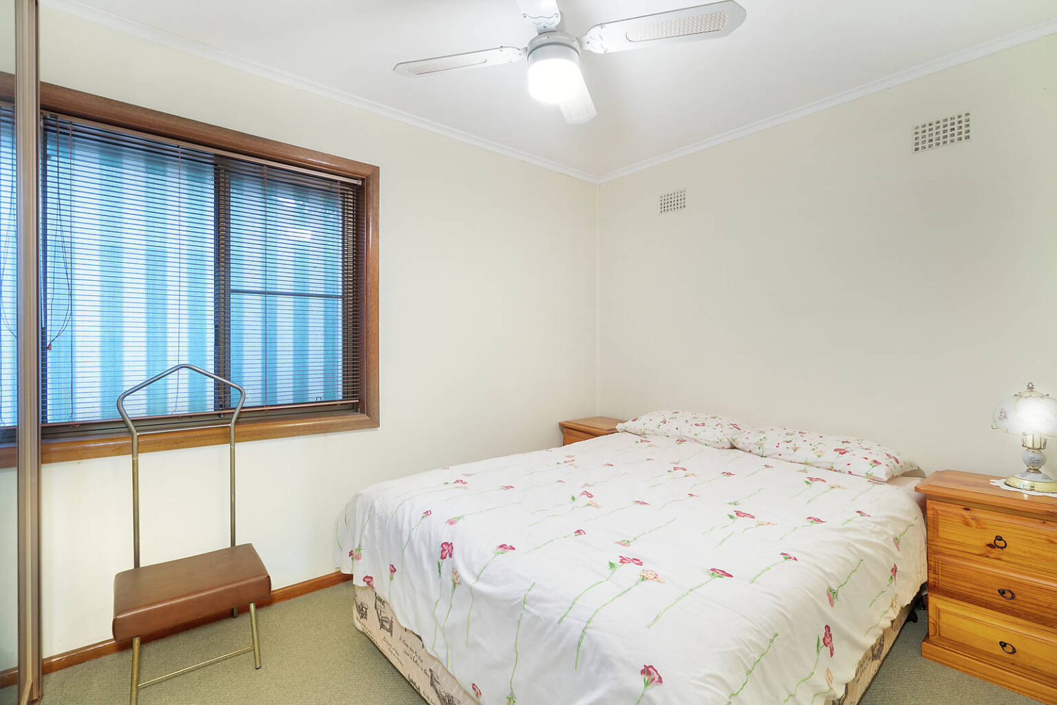 12 Bolinda Street, Busby NSW 2168 – photo 6 of 8