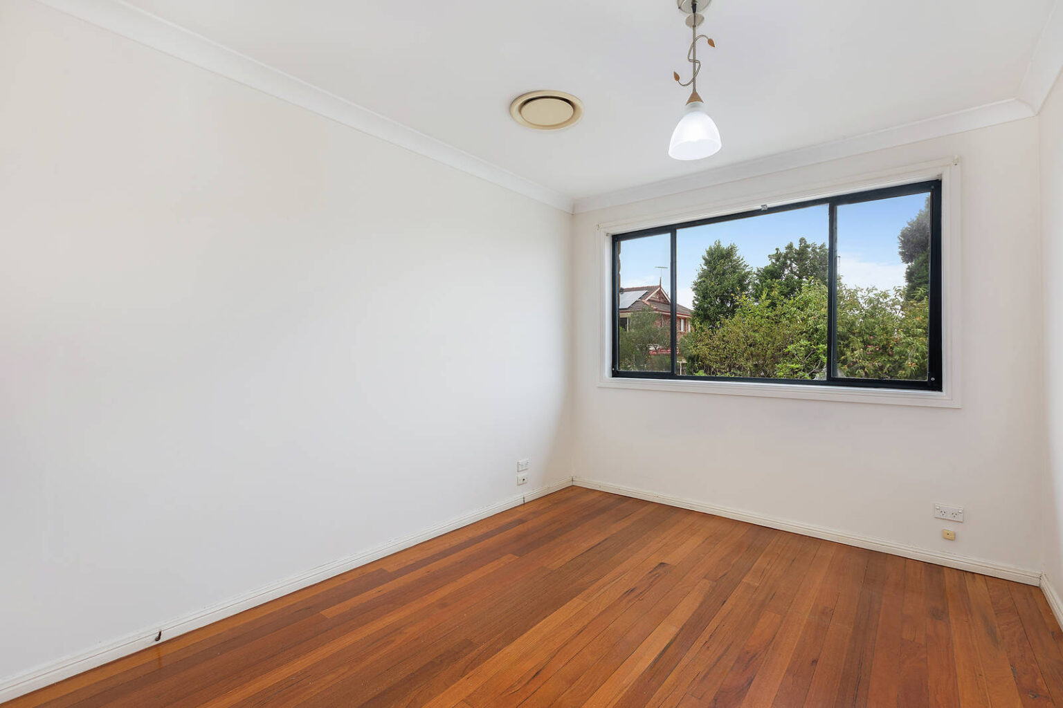 29 Middlehope Street, Bonnyrigg Heights NSW 2177 – photo 7 of 9
