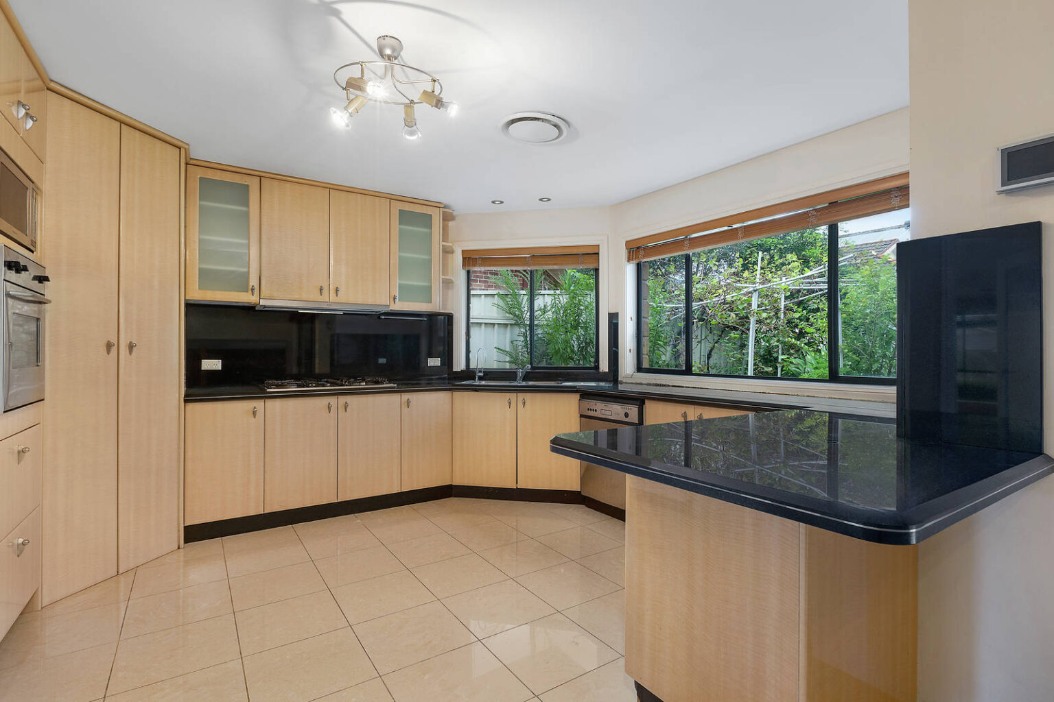 29 Middlehope Street, Bonnyrigg Heights NSW 2177 – photo 3 of 9