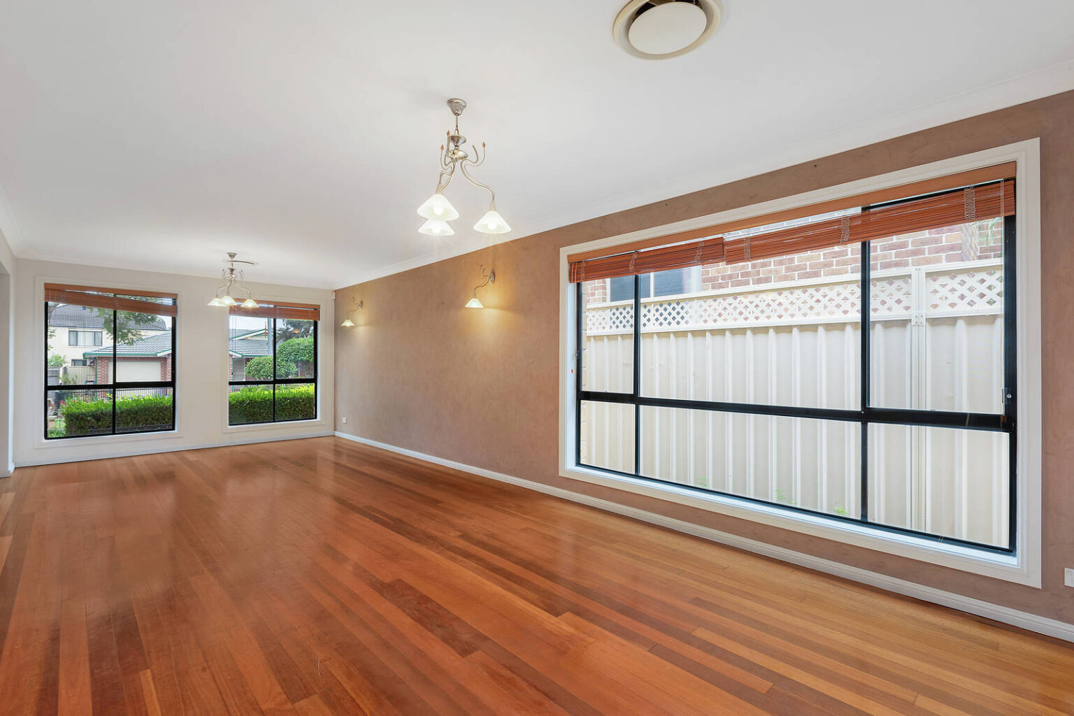 29 Middlehope Street, Bonnyrigg Heights NSW 2177 – photo 4 of 9