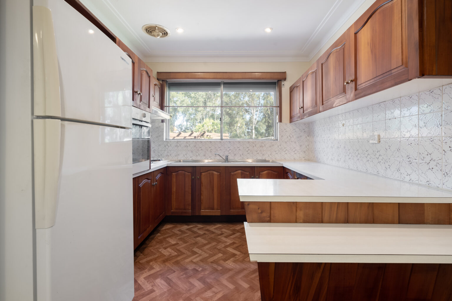 17 Bird Avenue, Lurnea NSW 2170 – photo 3 of 13