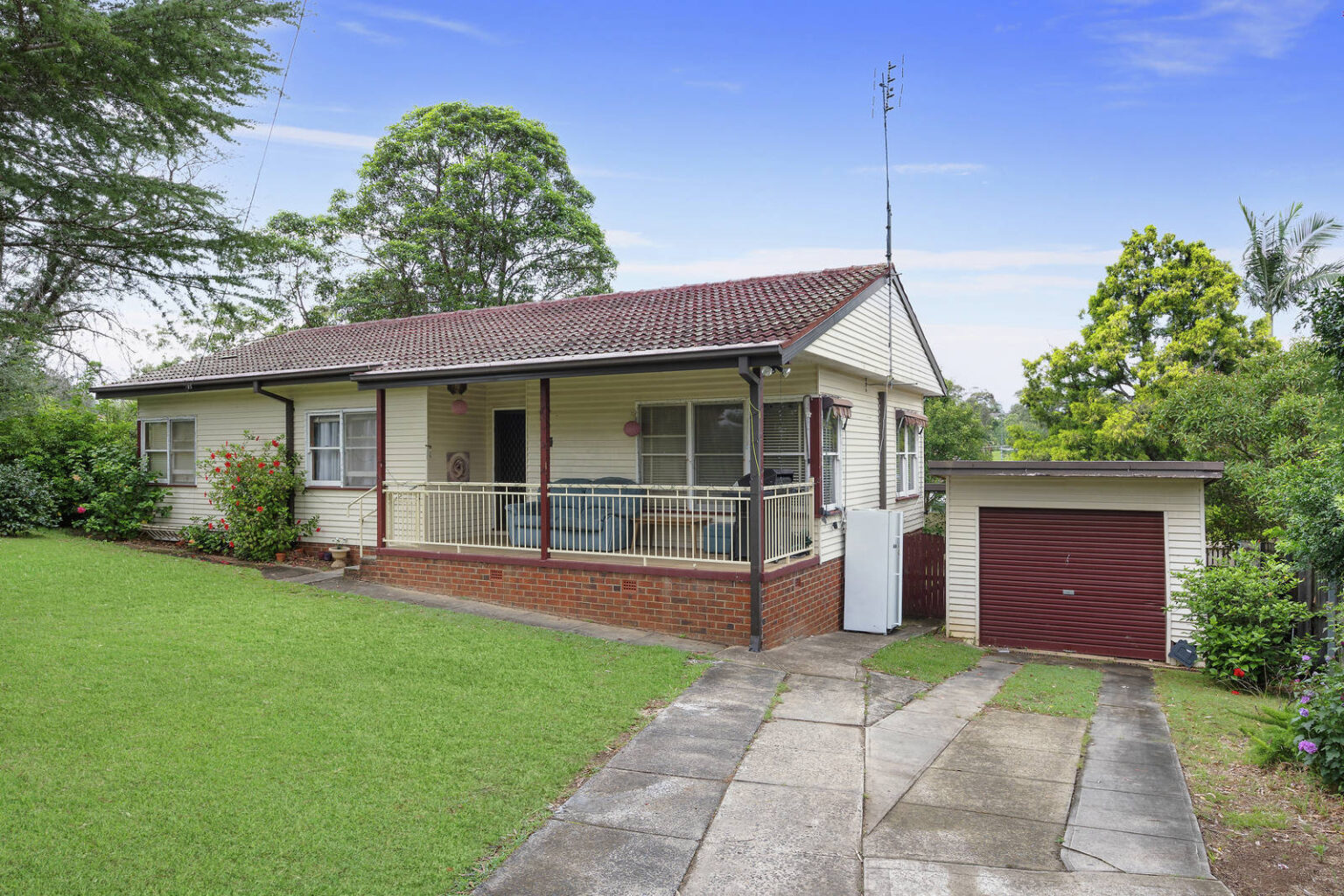 73 Hoddle Avenue, Bradbury NSW 2560 – photo 3 of 10