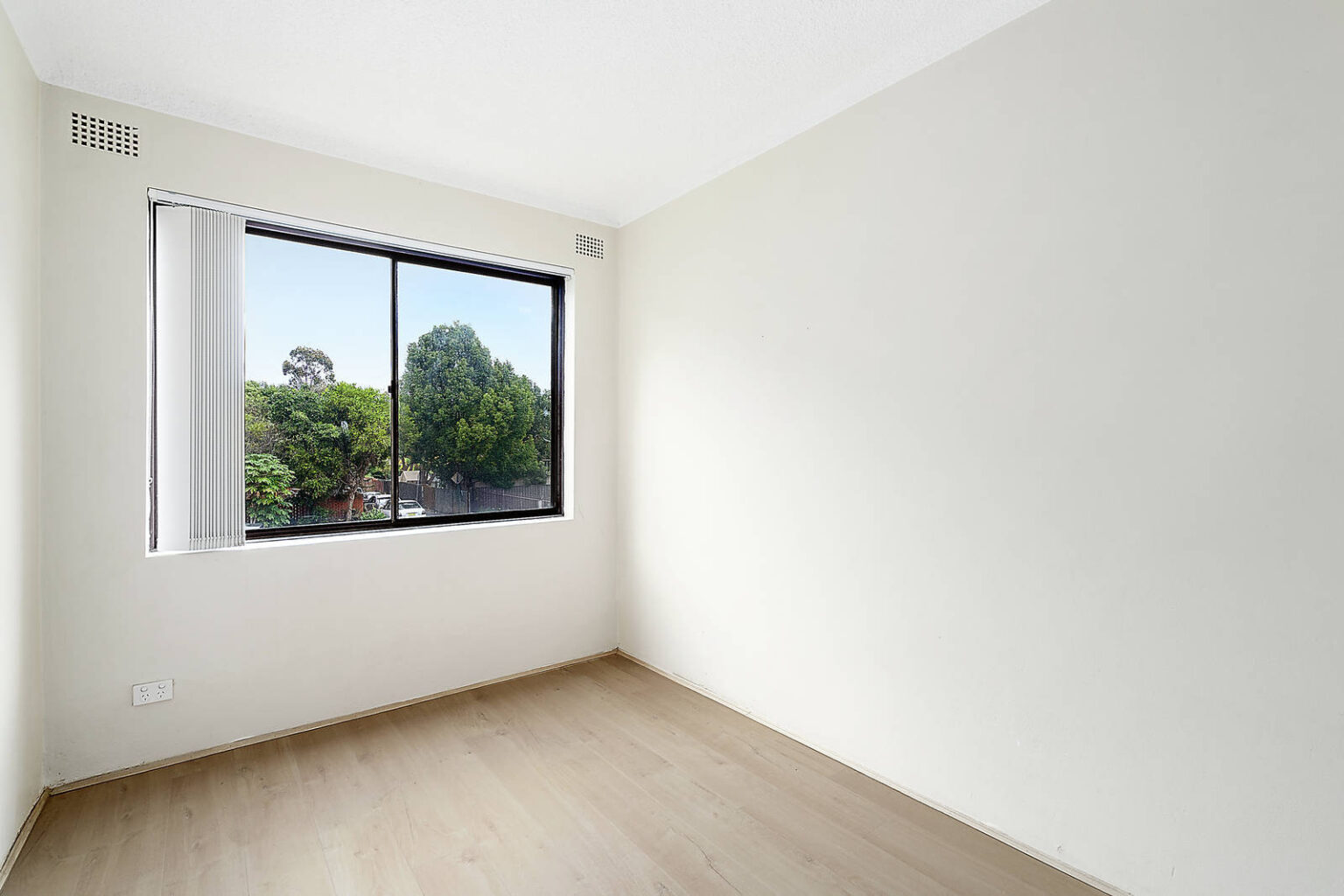 21/22-24 Remembrance Avenue, Warwick Farm NSW 2170 – photo 3 of 6