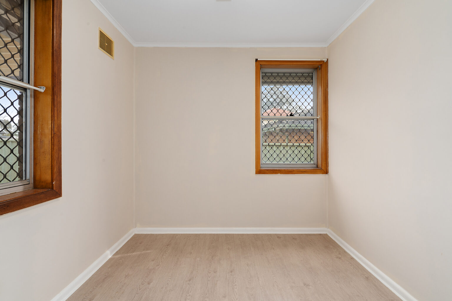 17 Tunbridge Street, Busby NSW 2168 – photo 4 of 9
